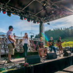 BAM spielt gerade auf der Event-Bühne von dem OpenAir-Festival Rock on Top